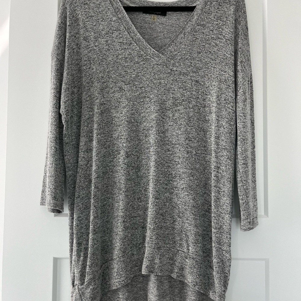 Laila Jade Comfy Gray V-Neck Sweater,‎ Large